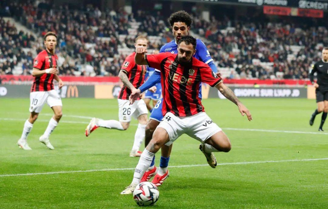 马赛在法甲舞台上演绎精彩表现 马赛在法甲舞台上演绎精彩表现