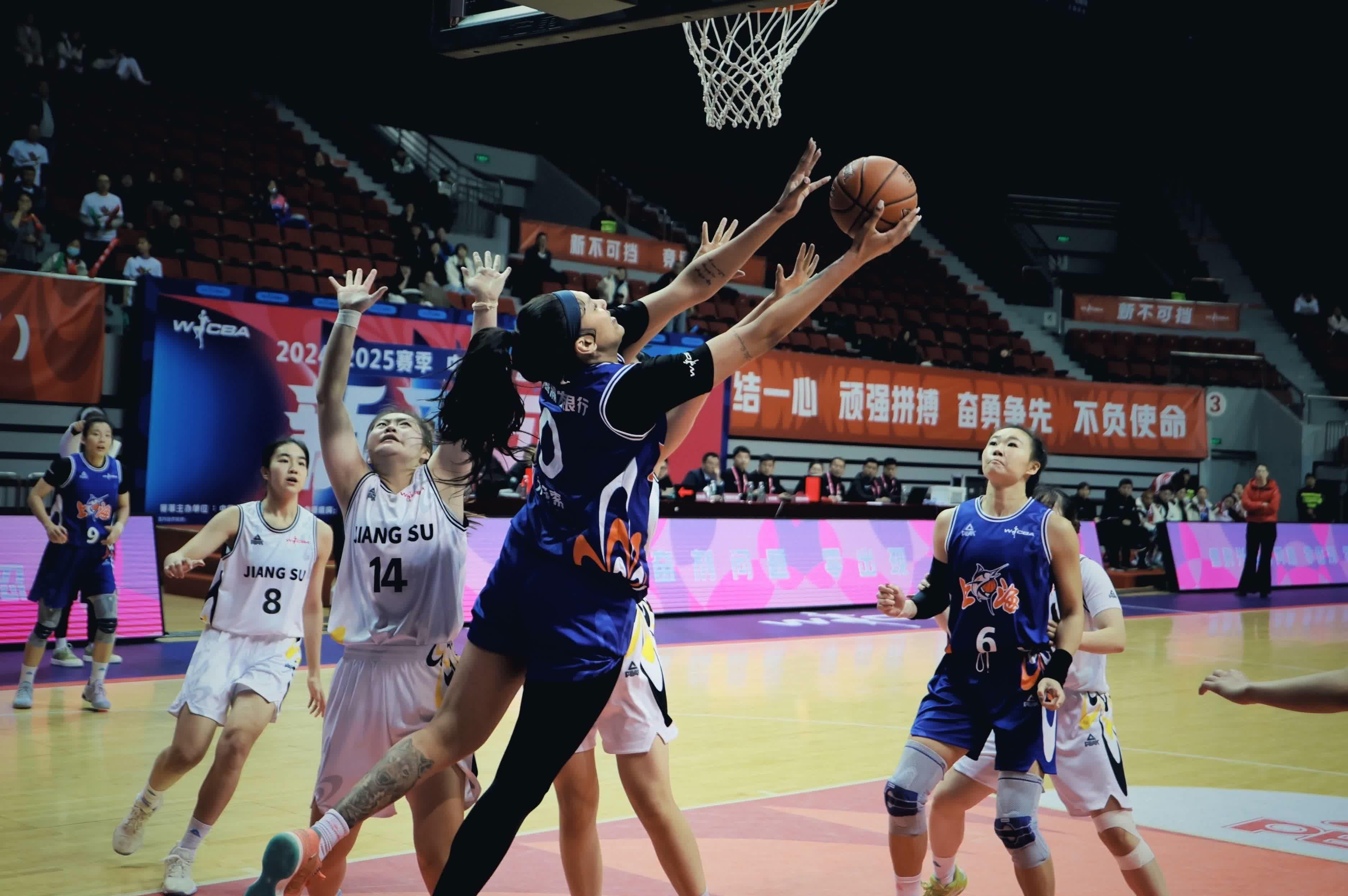 四川队在比赛中展现了出色的默契 四川队在比赛中展现了出色的默契