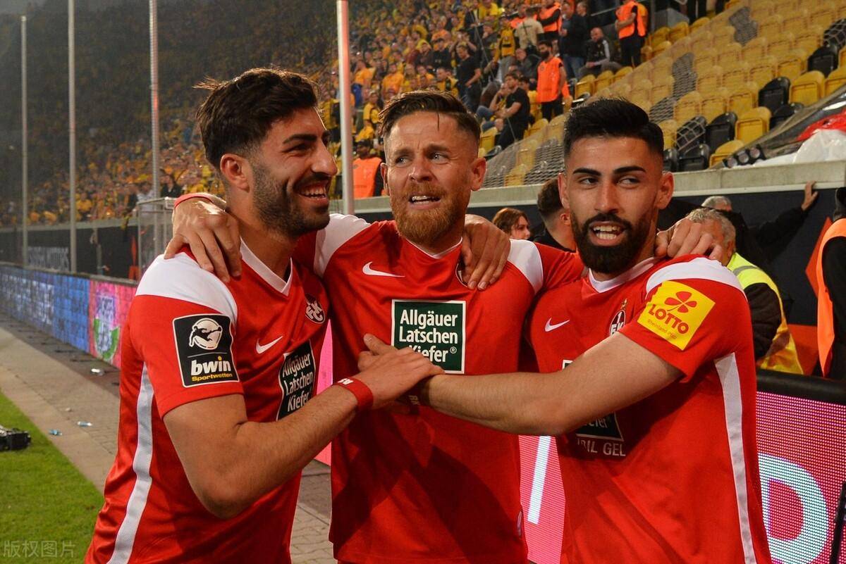 弗赖堡主场力克柏林赫塔,德甲积分榜排名再攀高峰 弗赖堡主场力克柏林赫塔,德甲积分榜排名再攀高峰