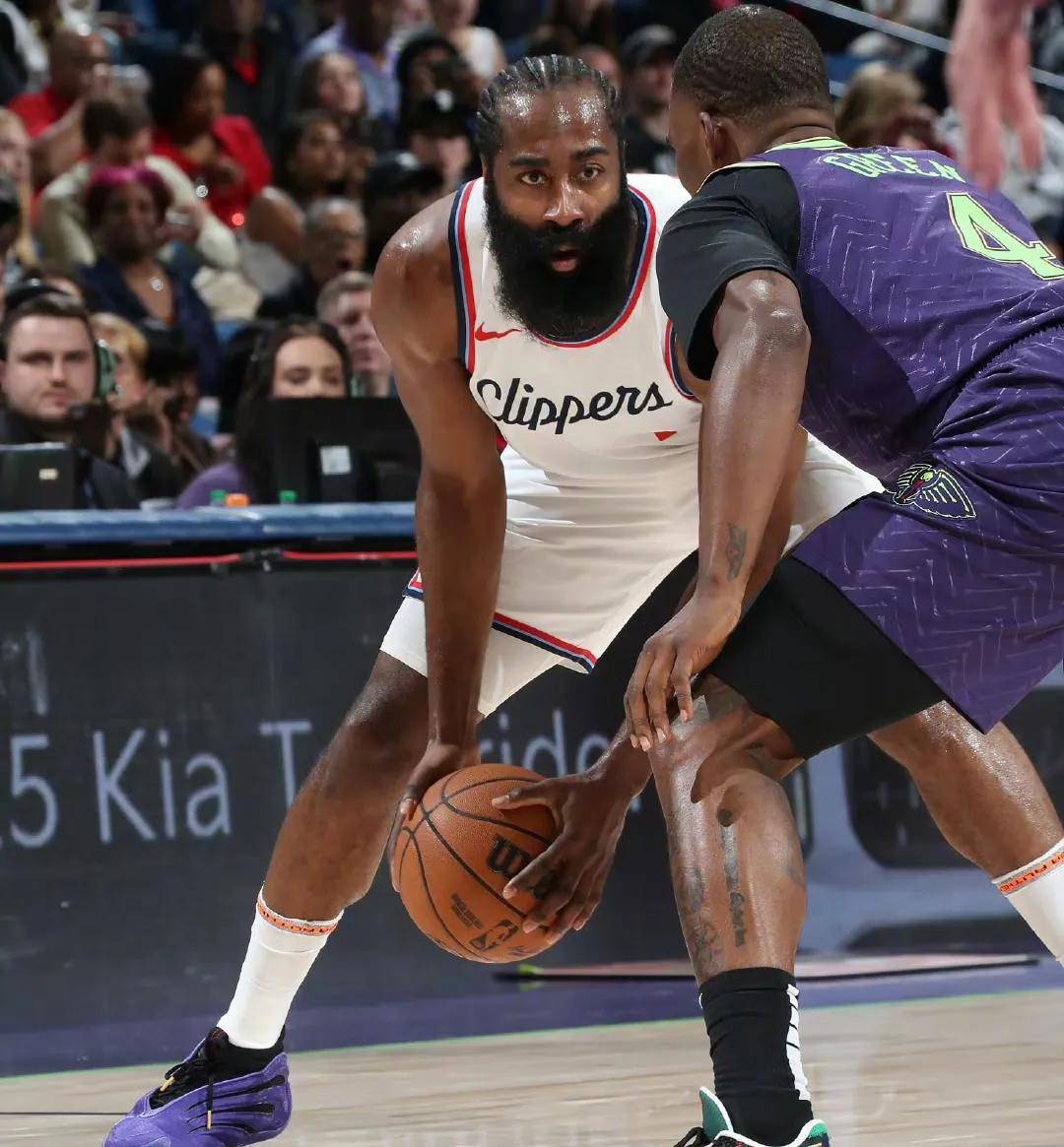 快船客场不敌鹈鹕,遭遇新赛季首败 快船客场不敌鹈鹕,遭遇新赛季首败