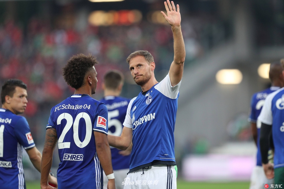 DB游戏-沙尔克04客场逆转胜药厂,终结四连败的壮举闪耀德甲赛场