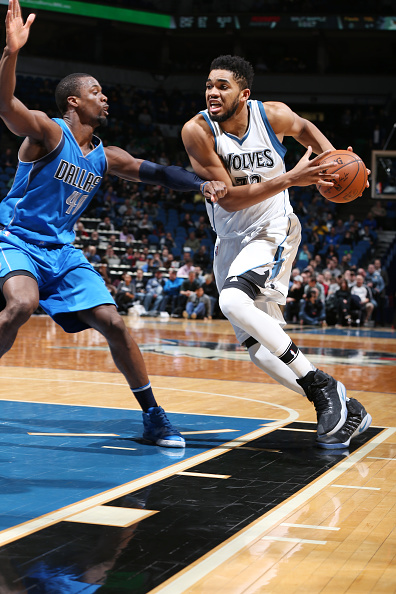 小牛客场负于黄蜂,唐斯孤军奋战28分 小牛客场负于黄蜂,唐斯孤军奋战28分