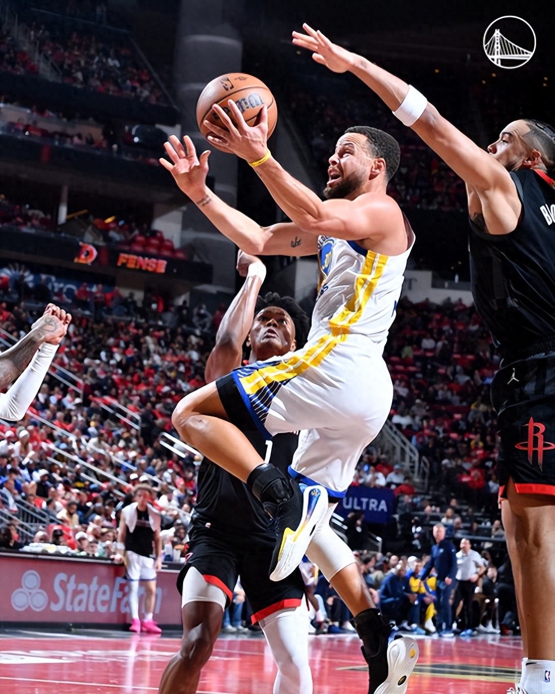 勇士带领队伍斩获大胜,演绎一出势不可挡的表现 勇士带领队伍斩获大胜,演绎一出势不可挡的表现