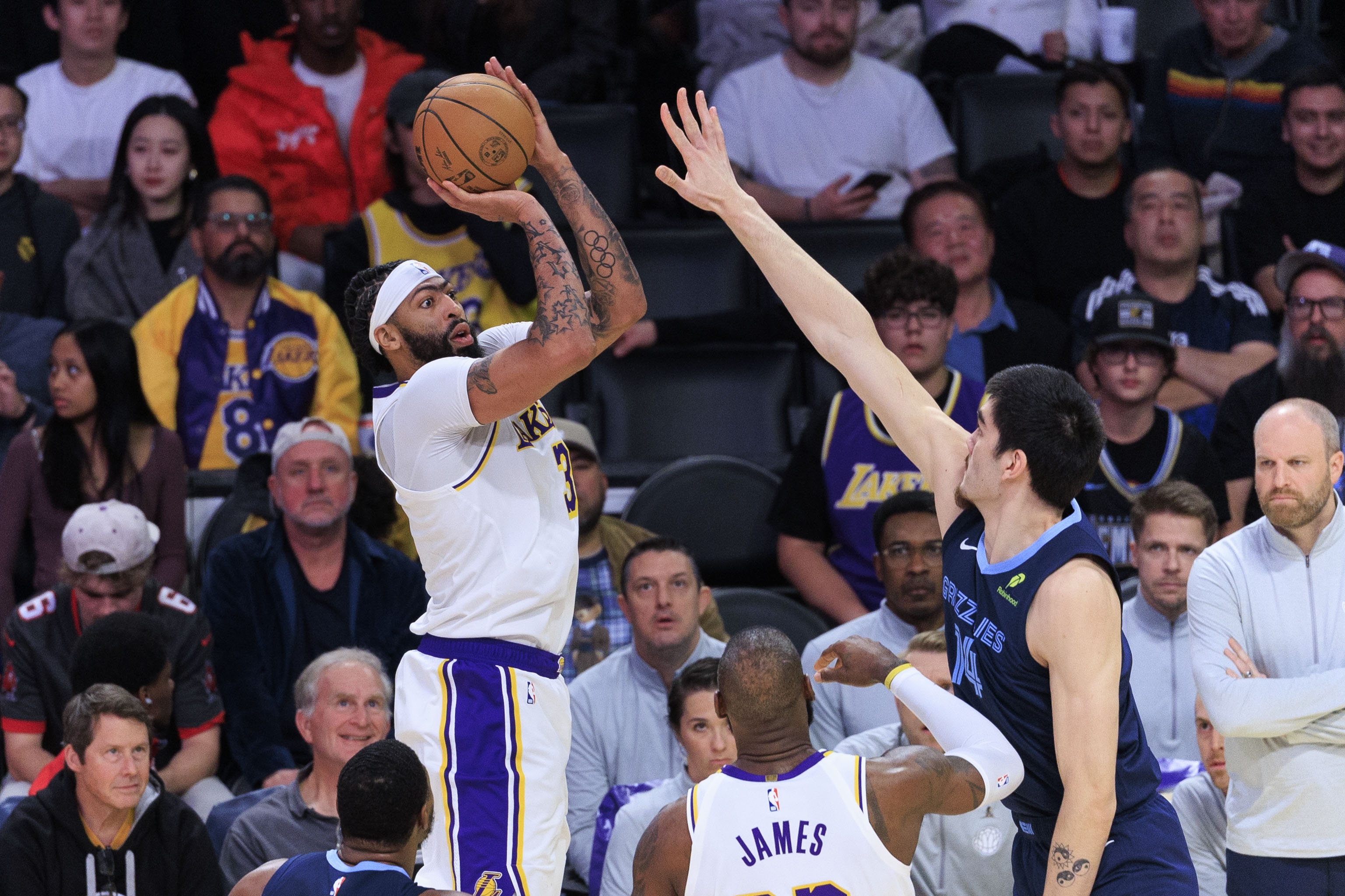 灰熊主场击败公牛,取得三连胜的简单介绍 灰熊主场击败公牛,取得三连胜的简单介绍